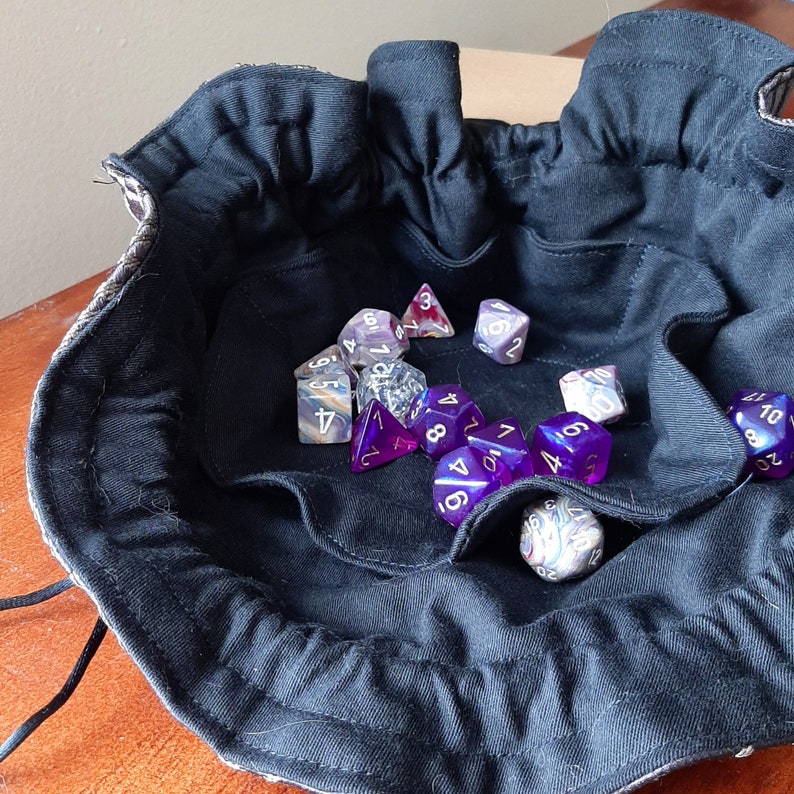 The Blackheart - Medium Bag With Pockets For Dice, Crystals, or Jewelry
