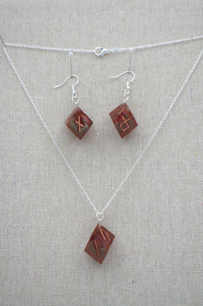 Hearthfire Runes Earring and Pendant Set